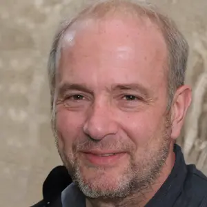 picture of Prof. Graham Pierce, Ph.D.